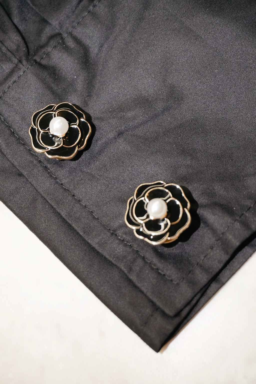 Black Gold Flower Buttons 2pcs