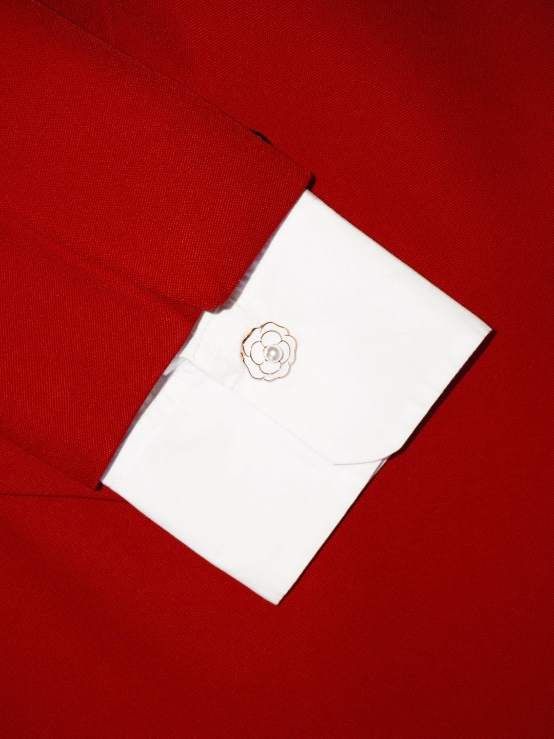 White Gold Flower Buttons 2pcs